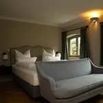 Mimosa Suites