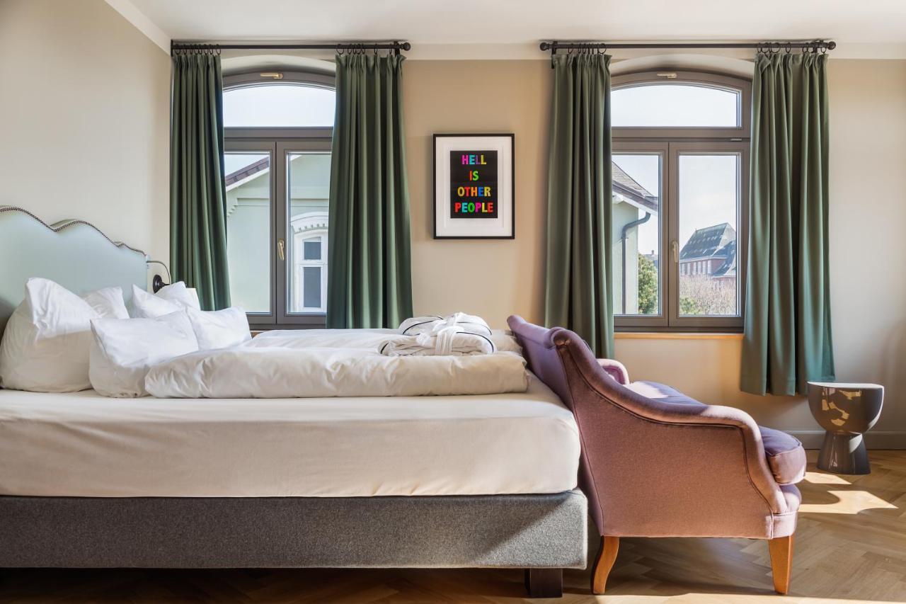 Mimosa Hotel *