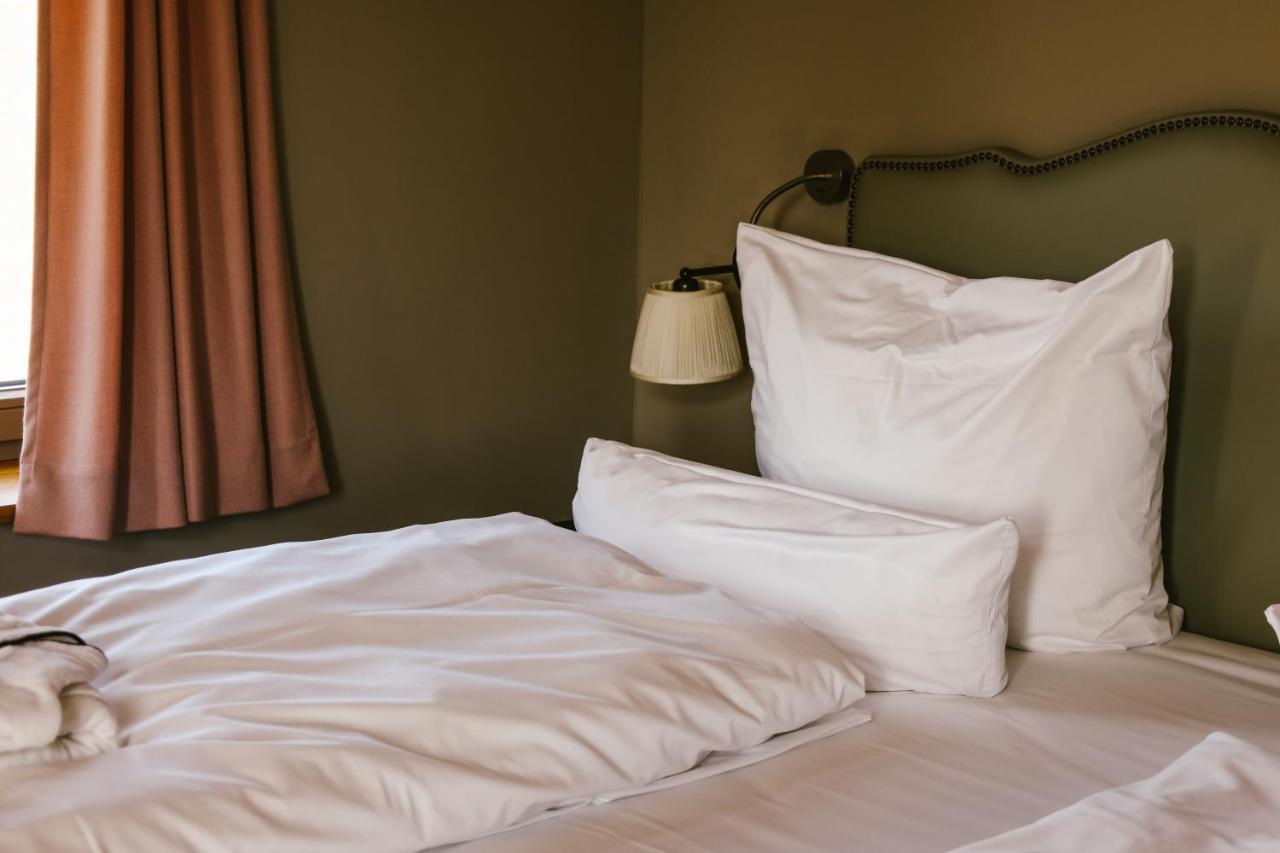 Mimosa Hotel *